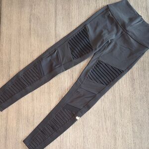 ALO Yoga Moto-Panel Leggings